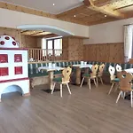 Wallackhaus Regiojet מלון 3*