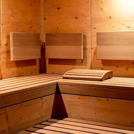 Wallackhaus Regiojet ホテル ハイリゲンブルート