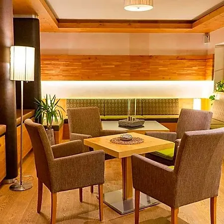 Wallackhaus Regiojet Hotel 3*