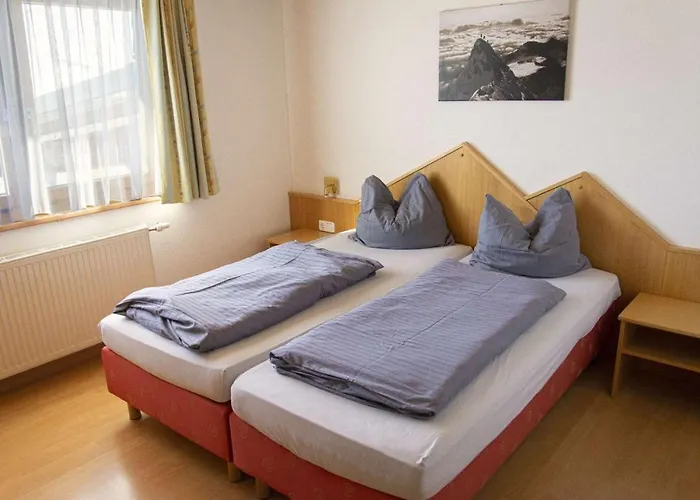 Wallackhaus Regiojet מלון