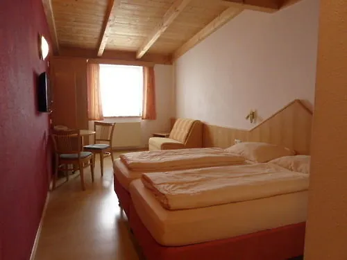 מלון Wallackhaus Regiojet 3*