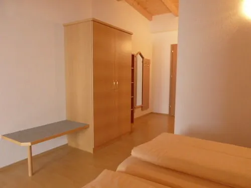 Wallackhaus Regiojet היליגנבלוט